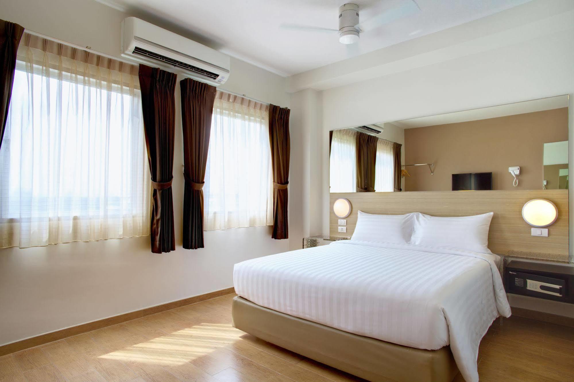 Red Planet Phuket Patong - Sha Extra Plus Exteriör bild