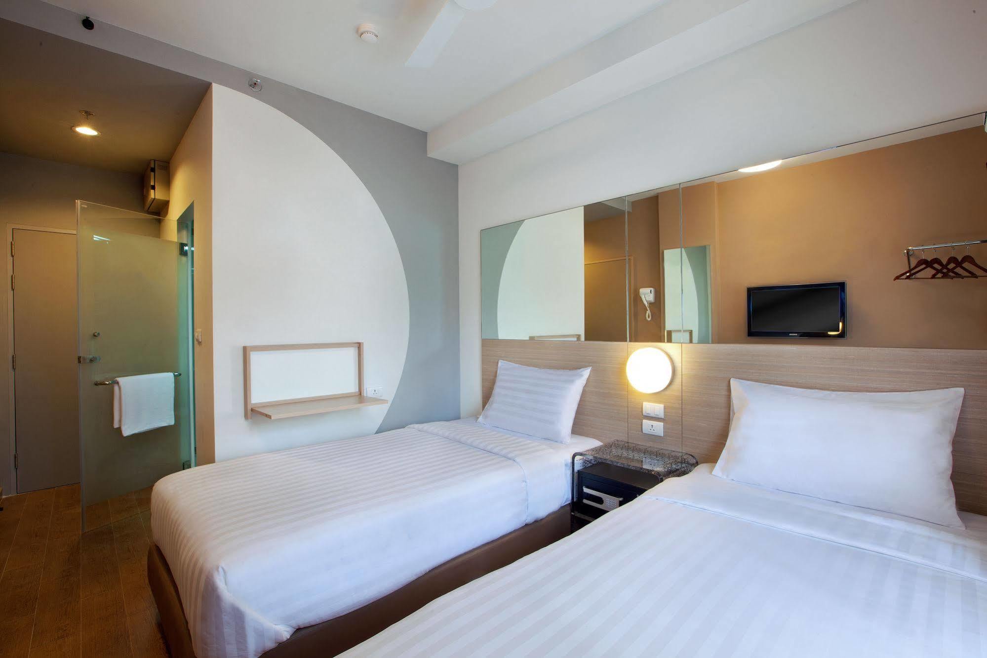 Red Planet Phuket Patong - Sha Extra Plus Exteriör bild